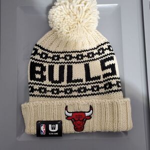 NBA Chicago Bulls Ultra Game Pom Cuffed Beanie Cap Beige/red/BLK Knit Winter Hat